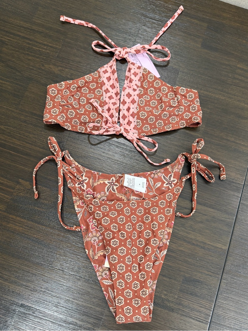NWT Wild Fable Women’s size medium brown and pink floral reversible bikini